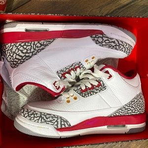 Jordan 3’s . Cardinal Reds 7y
